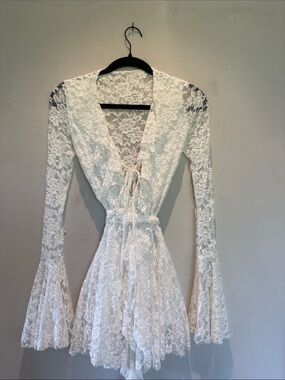 Romantic White Lace Long-Sleeve Playsuit romper